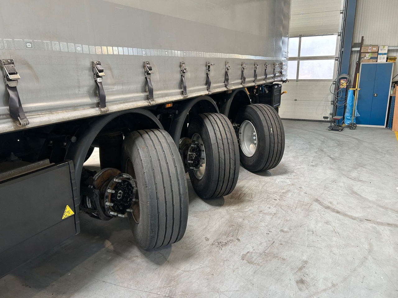 Tenta puspiekabe Krone SDP27 | Liftachse, Palettenkasten, Iceprotect: foto 12