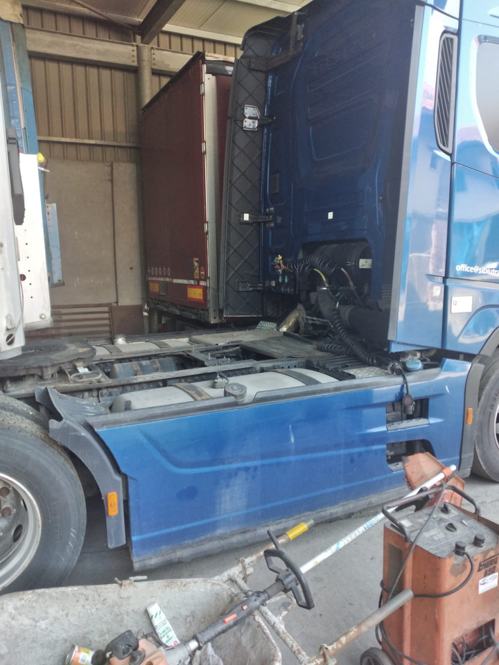 FORD F-MAX - Vilcējs: foto 3 FORD F-MAX - Vilcējs: foto 3