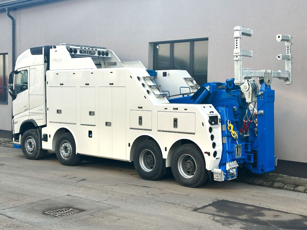 Volvo FH NEW ER4120 4 winches Volvo FH 540 8x4 WB5,6 - Auto evakuators: foto 1 Volvo FH NEW ER4120 4 winches Volvo FH 540 8x4 WB5,6 - Auto evakuators: foto 1