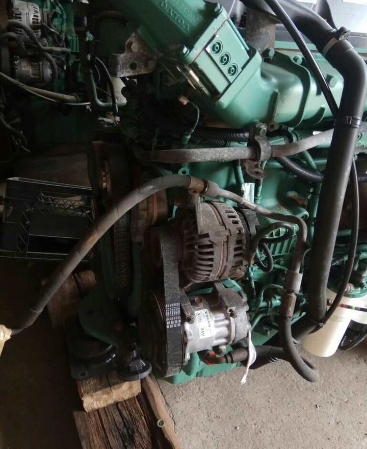 Volvo D13A 400 440 Volvo FH FM - Dzinējs - Kravas automašīna: foto 2 Volvo D13A 400 440 Volvo FH FM - Dzinējs - Kravas automašīna: foto 2