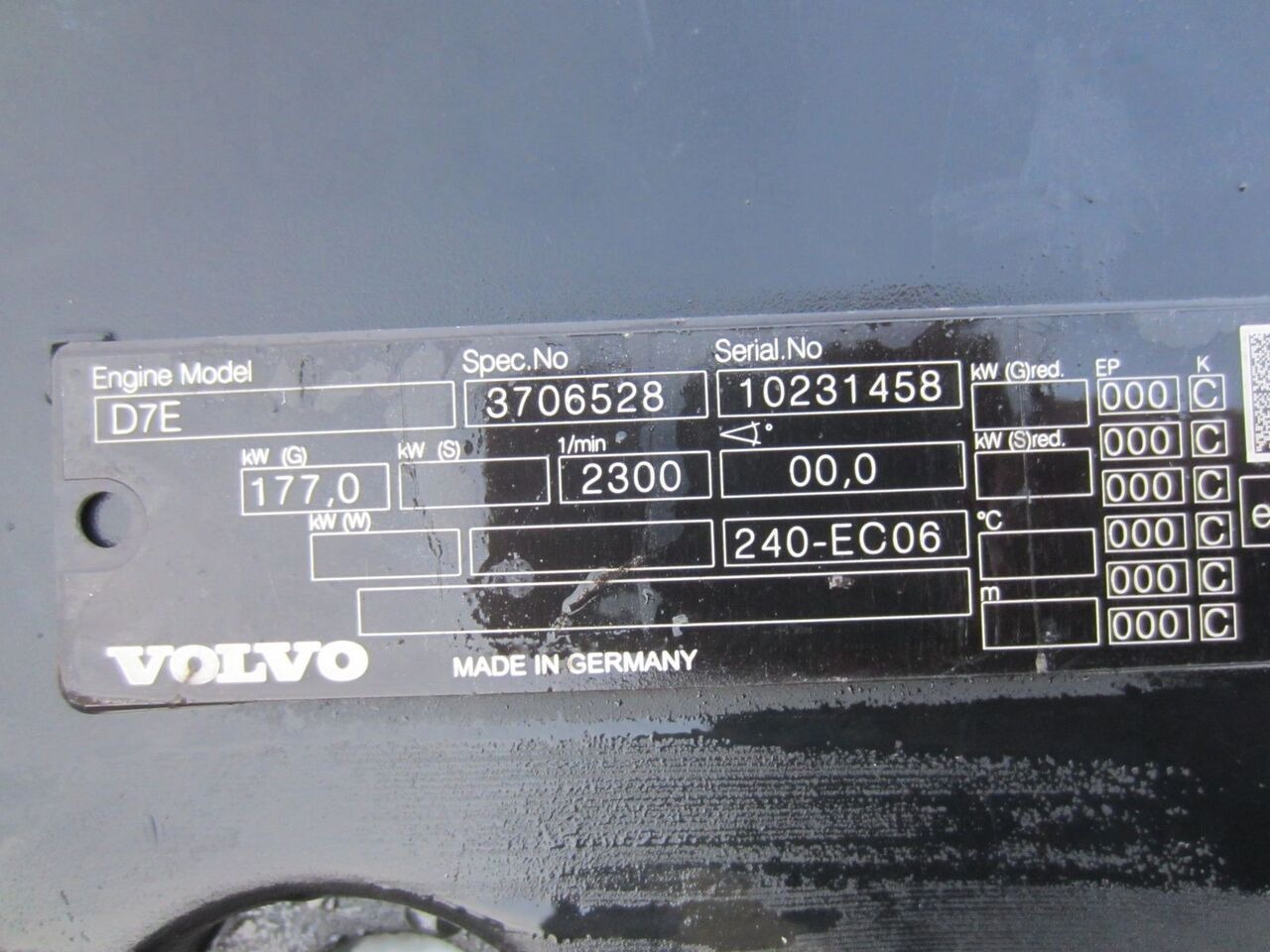 Volvo D7E 240 Volvo FL - Dzinējs - Kravas automašīna: foto 4 Volvo D7E 240 Volvo FL - Dzinējs - Kravas automašīna: foto 4