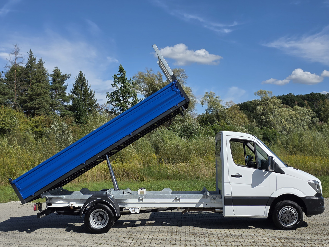 MERCEDES-BENZ Sprinter 419 CDI Wywrotka 4.50 M ! Kiper 3-Stronny ! Klima ! 3.0 CDI * 190 Km ! - Komercauto pašizgāzējs: foto 3 MERCEDES-BENZ Sprinter 419 CDI Wywrotka 4.50 M ! Kiper 3-Stronny ! Klima ! 3.0 CDI * 190 Km ! - Komercauto pašizgāzējs: foto 3