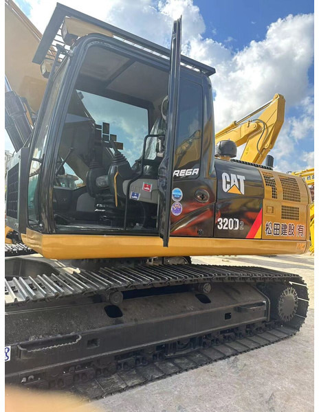 Kāpurķēžu ekskavators Caterpillar 320D2: foto 9