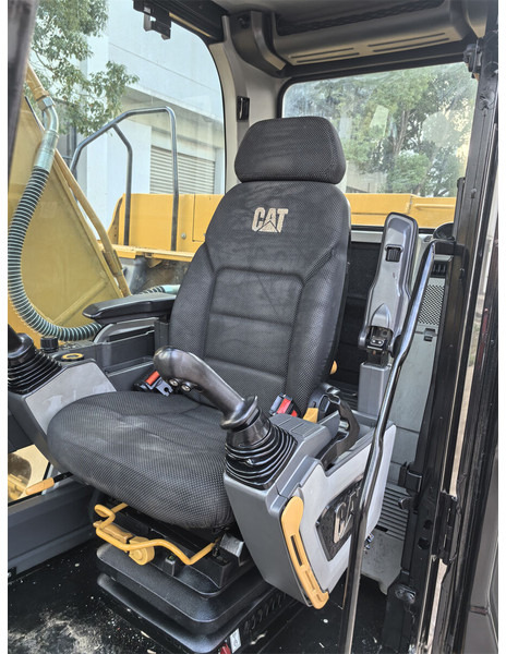 Kāpurķēžu ekskavators Caterpillar 320GC: foto 11