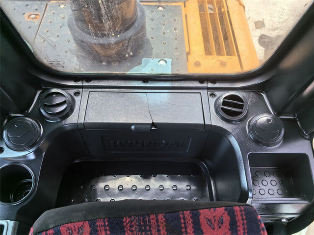 Riteņu ekskavators Hyundai R210W-9S: foto 7 Riteņu ekskavators Hyundai R210W-9S: foto 7