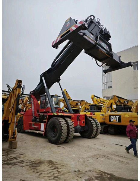 Kalmar DRF450 - Sānu konteineru krāvējs: foto 5 Kalmar DRF450 - Sānu konteineru krāvējs: foto 5