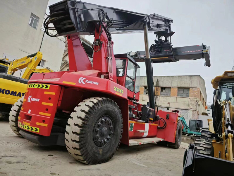 Kalmar DRF450 - Sānu konteineru krāvējs: foto 1 Kalmar DRF450 - Sānu konteineru krāvējs: foto 1