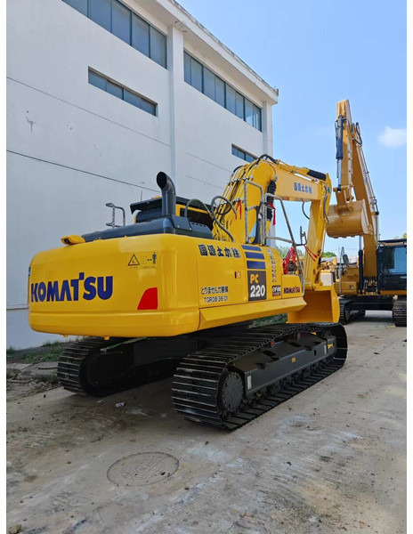 Komatsu PC220-8 - Kāpurķēžu ekskavators: foto 1 Komatsu PC220-8 - Kāpurķēžu ekskavators: foto 1