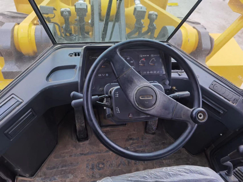 Komatsu WA470-3 - Riteņu iekrāvējs: foto 5 Komatsu WA470-3 - Riteņu iekrāvējs: foto 5