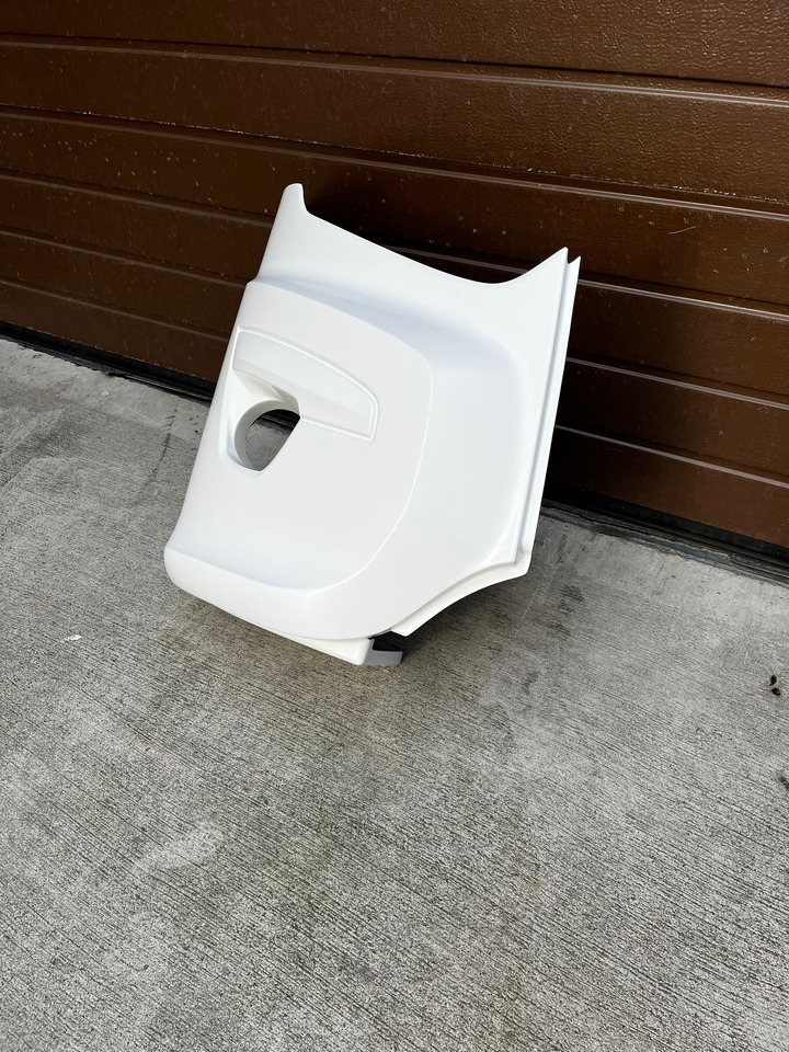 Zderzak, narożnik przedni prawy VDL FUTURA VDL FUTURA - Buferis - Autobuss: foto 3 Zderzak, narożnik przedni prawy VDL FUTURA VDL FUTURA - Buferis - Autobuss: foto 3