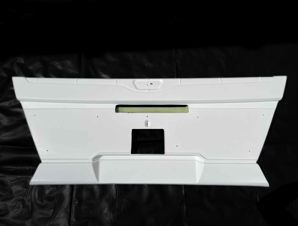 Zderzak przedni środkowy MAN LION'S COACH EURO 6 MAN Lion’s Coach Euro 6 - Buferis - Starppilsētu autobuss: foto 1 Zderzak przedni środkowy MAN LION'S COACH EURO 6 MAN Lion’s Coach Euro 6 - Buferis - Starppilsētu autobuss: foto 1