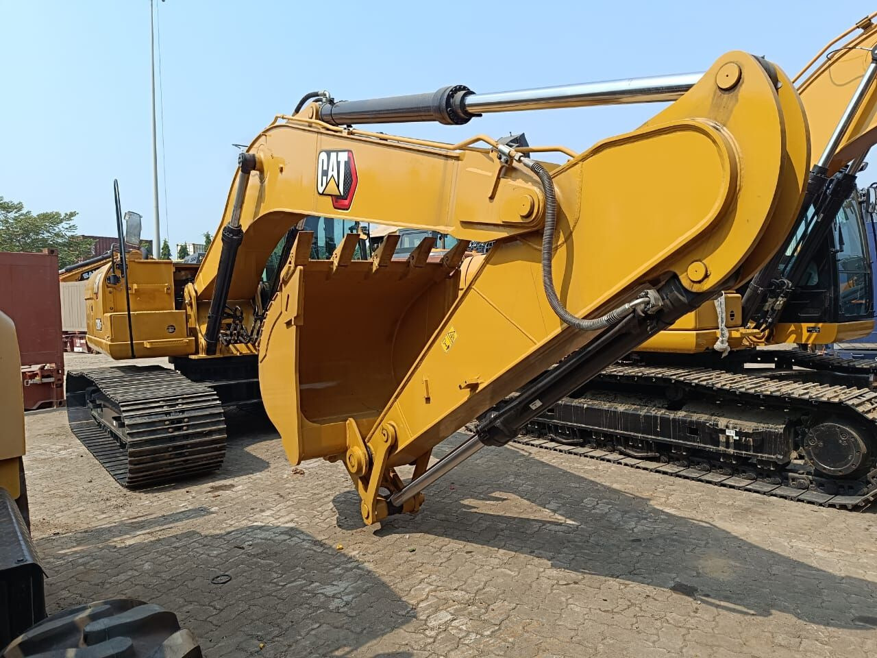 New Caterpillar 320D3GC tracked excavator - Kāpurķēžu ekskavators: foto 1 New Caterpillar 320D3GC tracked excavator - Kāpurķēžu ekskavators: foto 1