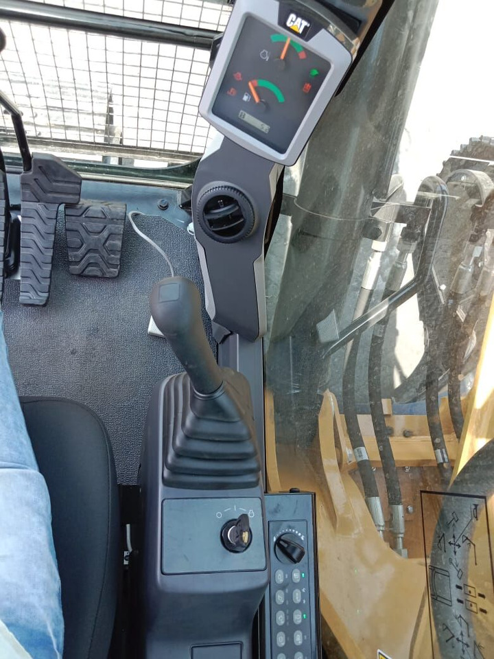 New Caterpillar 320D3GC tracked excavator - Kāpurķēžu ekskavators: foto 5 New Caterpillar 320D3GC tracked excavator - Kāpurķēžu ekskavators: foto 5