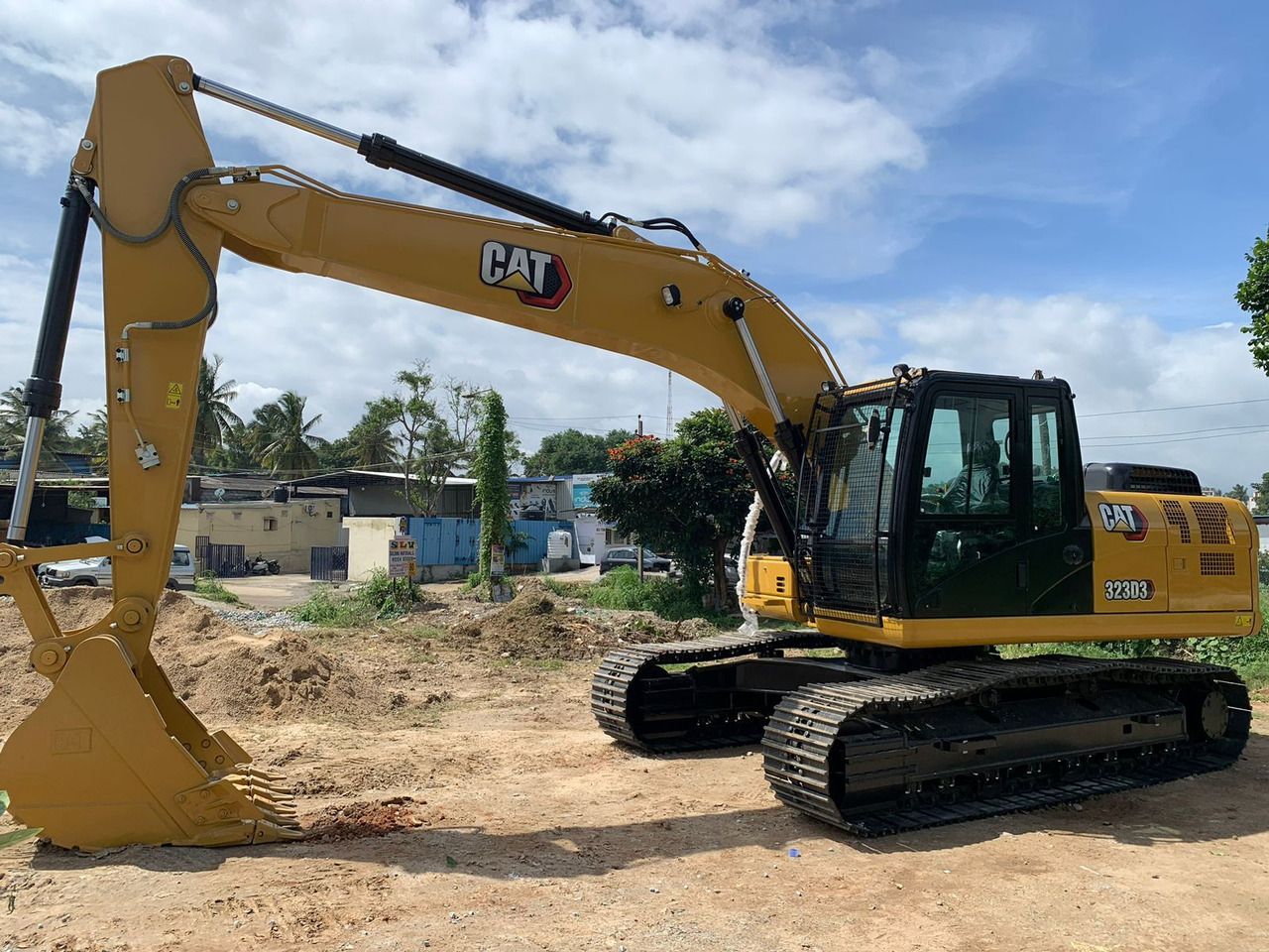 New Caterpillar 323D3 tracked excavator - Kāpurķēžu ekskavators: foto 1 New Caterpillar 323D3 tracked excavator - Kāpurķēžu ekskavators: foto 1