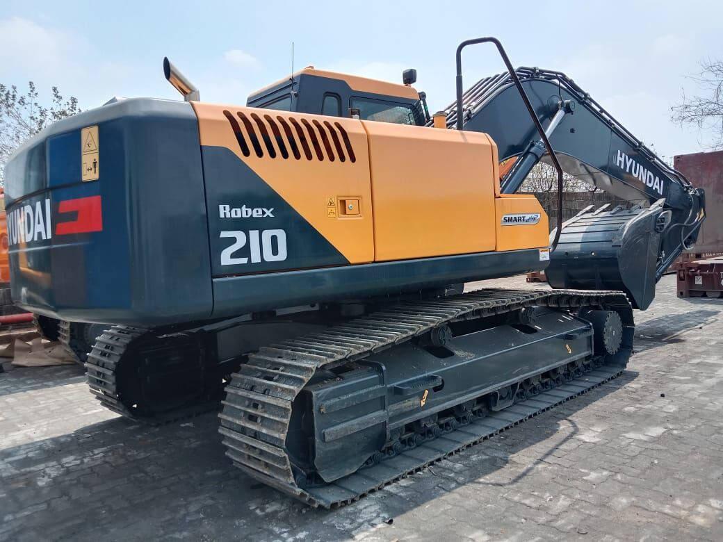 New Hyundai R210 tracked excavator - Kāpurķēžu ekskavators: foto 1 New Hyundai R210 tracked excavator - Kāpurķēžu ekskavators: foto 1