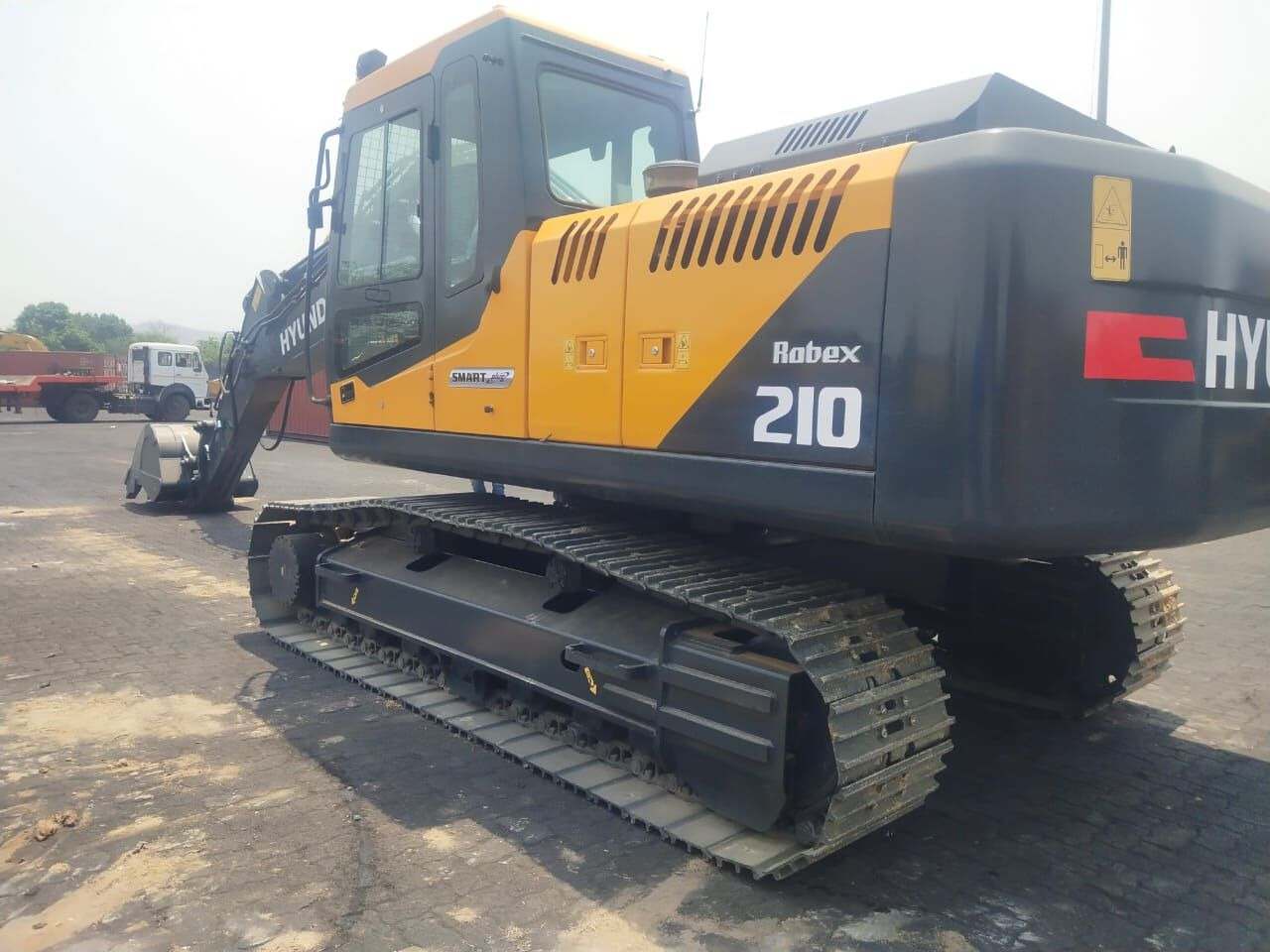 New Hyundai R210 tracked excavator - Kāpurķēžu ekskavators: foto 3 New Hyundai R210 tracked excavator - Kāpurķēžu ekskavators: foto 3
