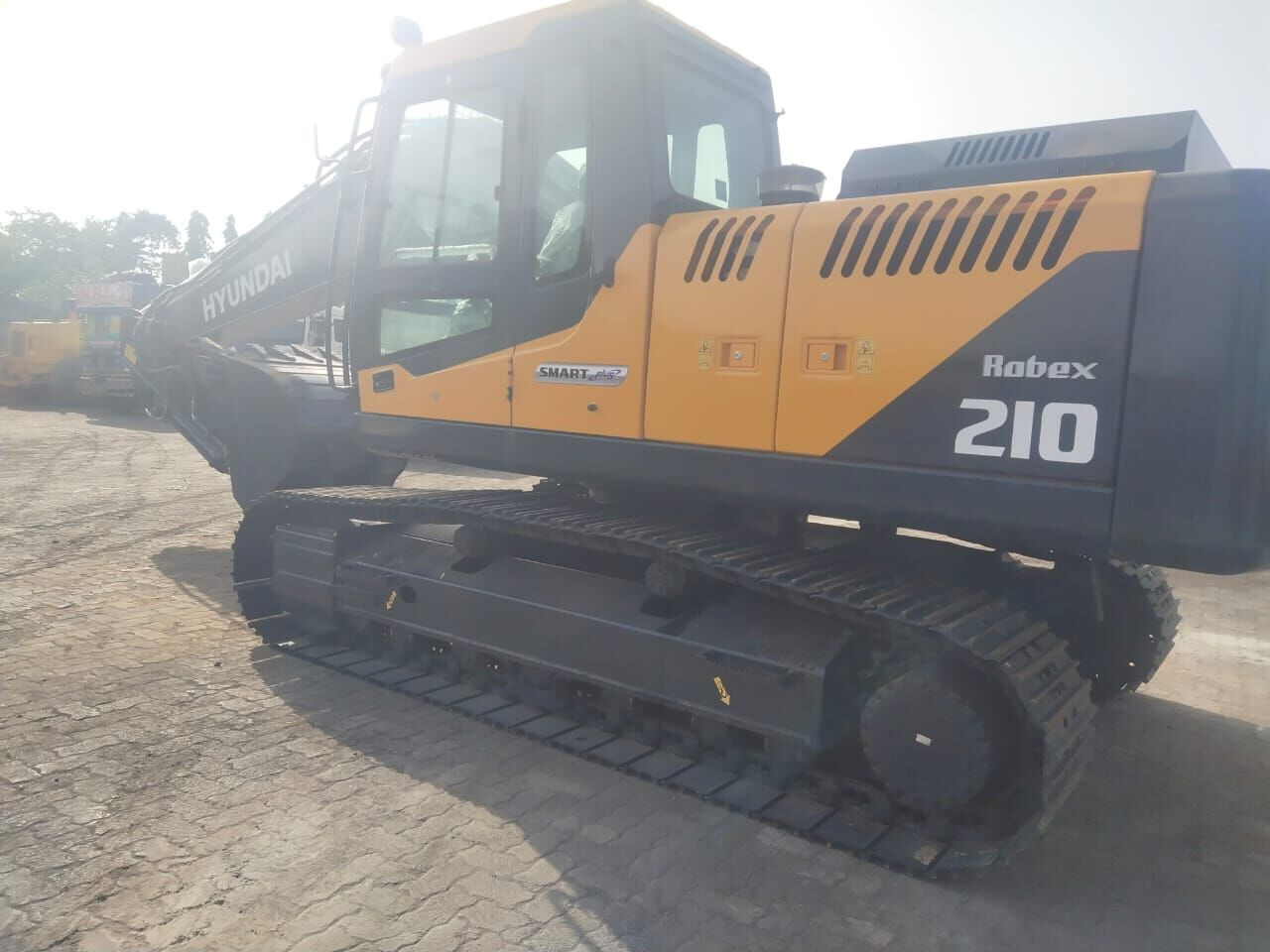 New Hyundai R210 tracked excavator - Kāpurķēžu ekskavators: foto 4 New Hyundai R210 tracked excavator - Kāpurķēžu ekskavators: foto 4