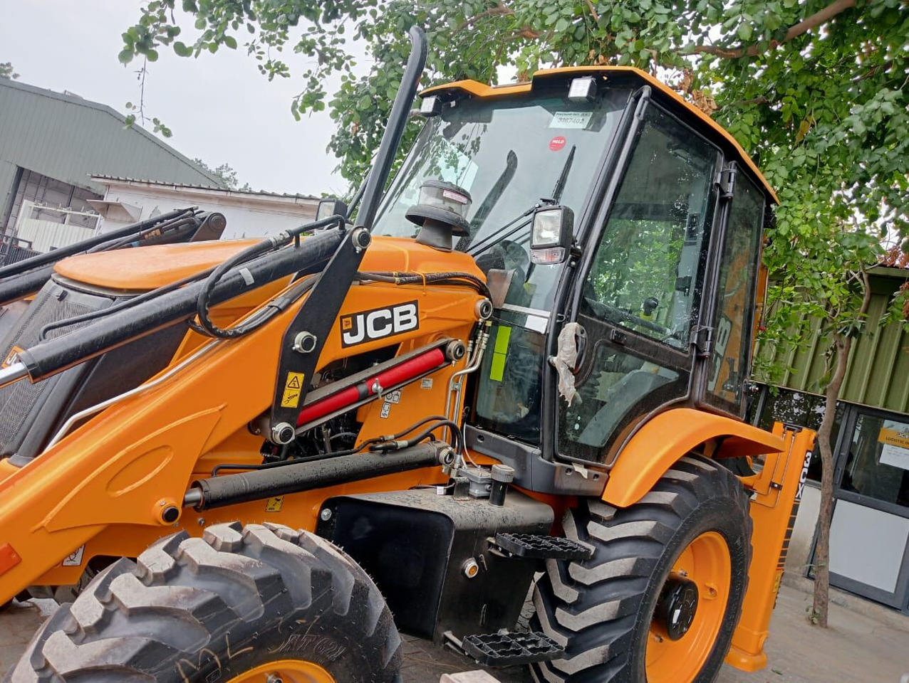 New JCB 3CX backhoe loader - Ekskavators-iekrāvējs: foto 2 New JCB 3CX backhoe loader - Ekskavators-iekrāvējs: foto 2