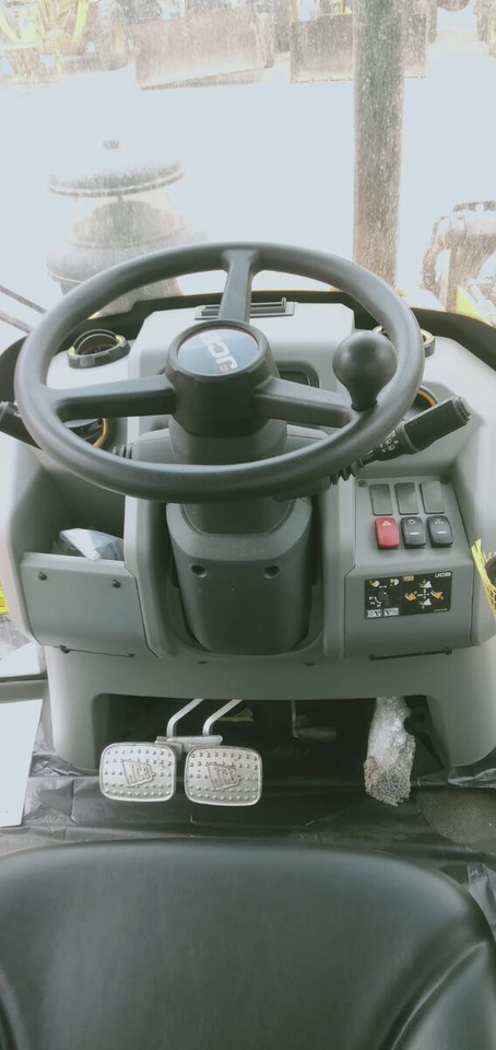 New JCB 3CX backhoe loader - Ekskavators-iekrāvējs: foto 4 New JCB 3CX backhoe loader - Ekskavators-iekrāvējs: foto 4