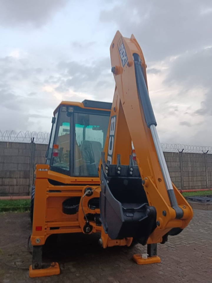 New JCB 3DX backhoe loader - Ekskavators-iekrāvējs: foto 3 New JCB 3DX backhoe loader - Ekskavators-iekrāvējs: foto 3