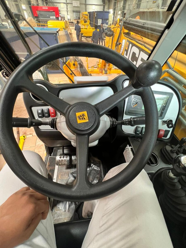 New JCB 530-110 telehandler - Teleskopiskais iekrāvējs: foto 5 New JCB 530-110 telehandler - Teleskopiskais iekrāvējs: foto 5