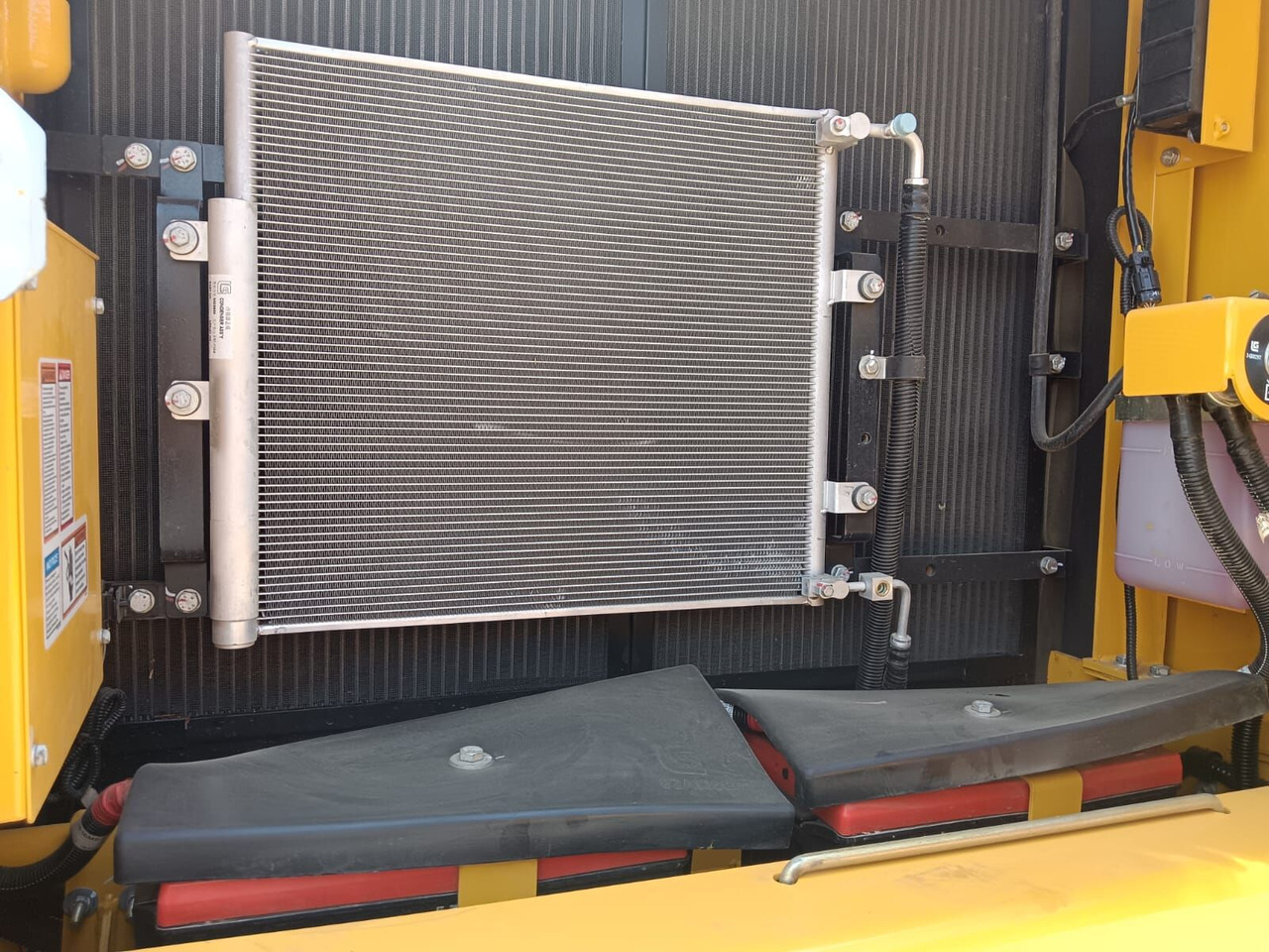 New LiuGong 925E tracked excavator - Kāpurķēžu ekskavators: foto 2 New LiuGong 925E tracked excavator - Kāpurķēžu ekskavators: foto 2