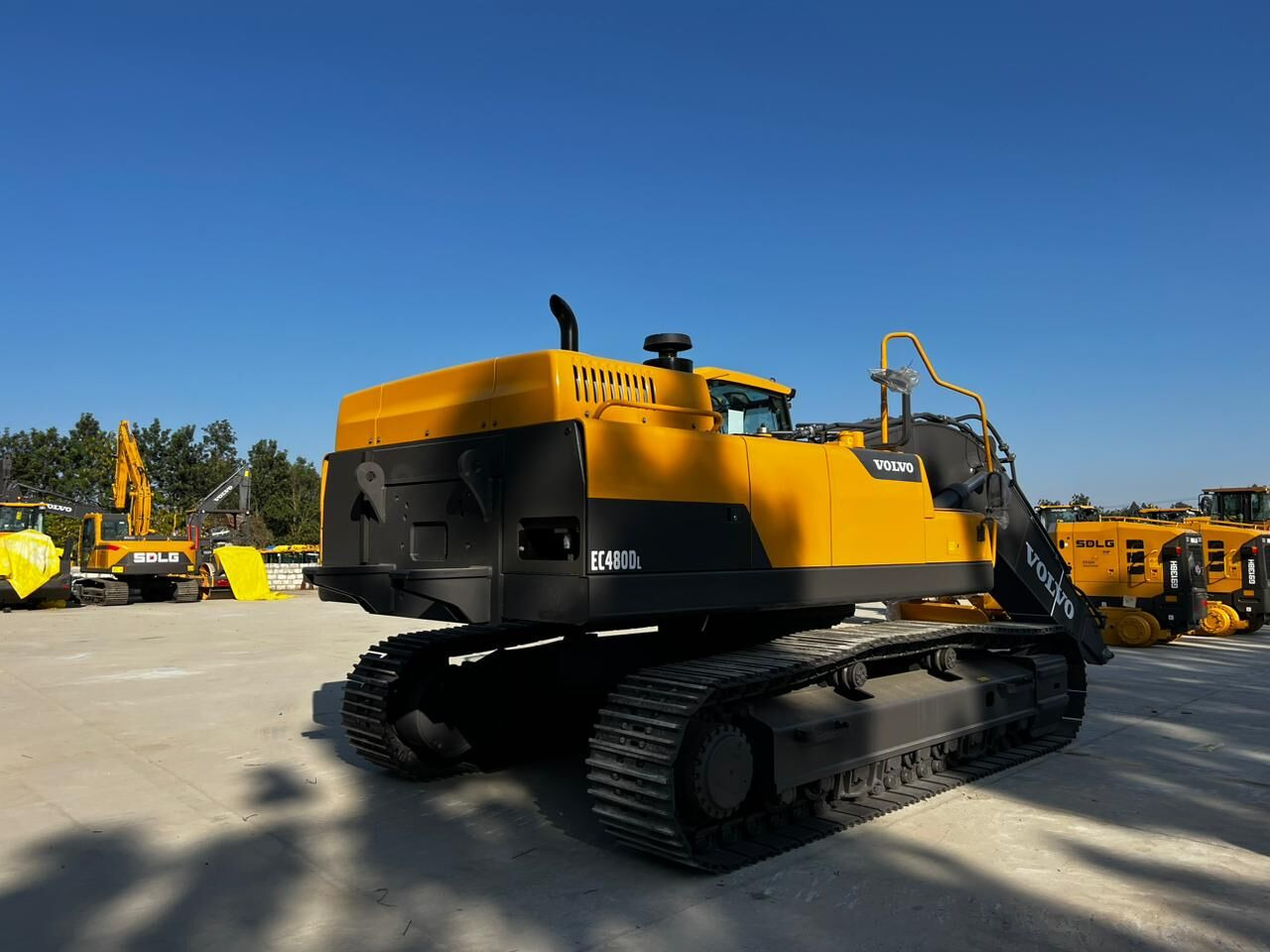 New Volvo EC480DL tracked excavator - Kāpurķēžu ekskavators: foto 1 New Volvo EC480DL tracked excavator - Kāpurķēžu ekskavators: foto 1