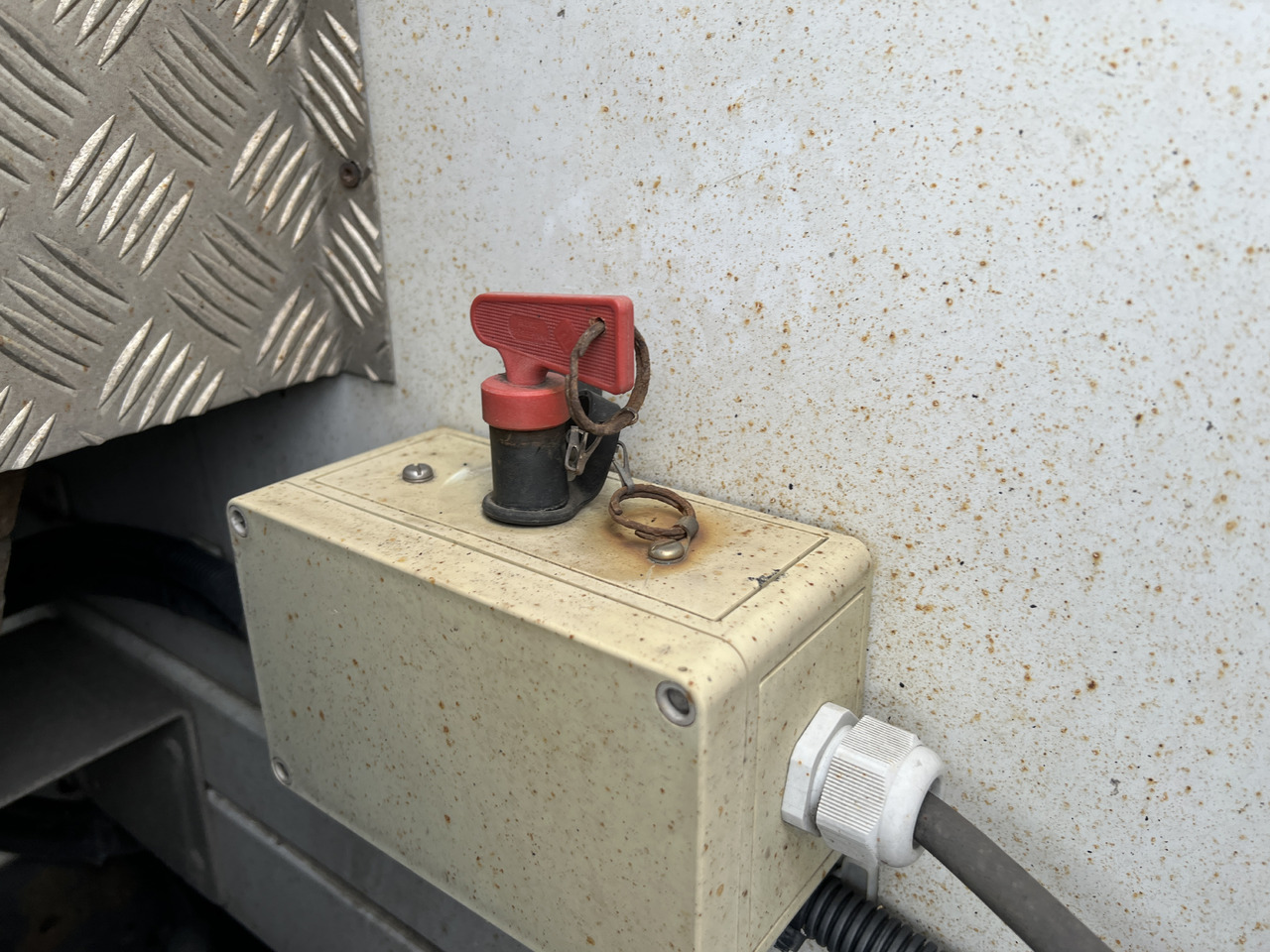 Kravas automašīna dzērienu pārvadāšanai pārvadāšana dzērienu MERCEDES-BENZ ANTOS 18.30 L automatische Seitenladung | LBW | Klima | Tempomat: foto 7