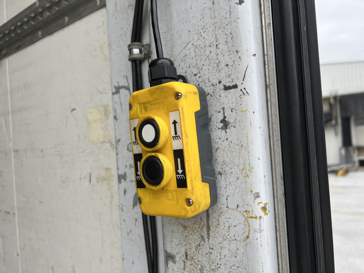 Kravas automašīna dzērienu pārvadāšanai pārvadāšana dzērienu MERCEDES-BENZ ANTOS 18.30 L automatische Seitenladung | LBW | Klima | Tempomat: foto 16