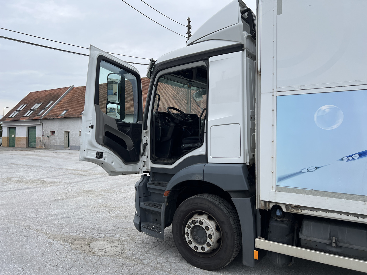 Kravas automašīna dzērienu pārvadāšanai pārvadāšana dzērienu MERCEDES-BENZ ANTOS 18.30 L automatische Seitenladung | LBW | Klima | Tempomat: foto 18