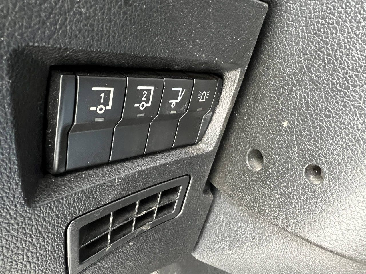 Kravas automašīna dzērienu pārvadāšanai pārvadāšana dzērienu MERCEDES-BENZ ANTOS 18.30 L automatische Seitenladung | LBW | Klima | Tempomat: foto 27