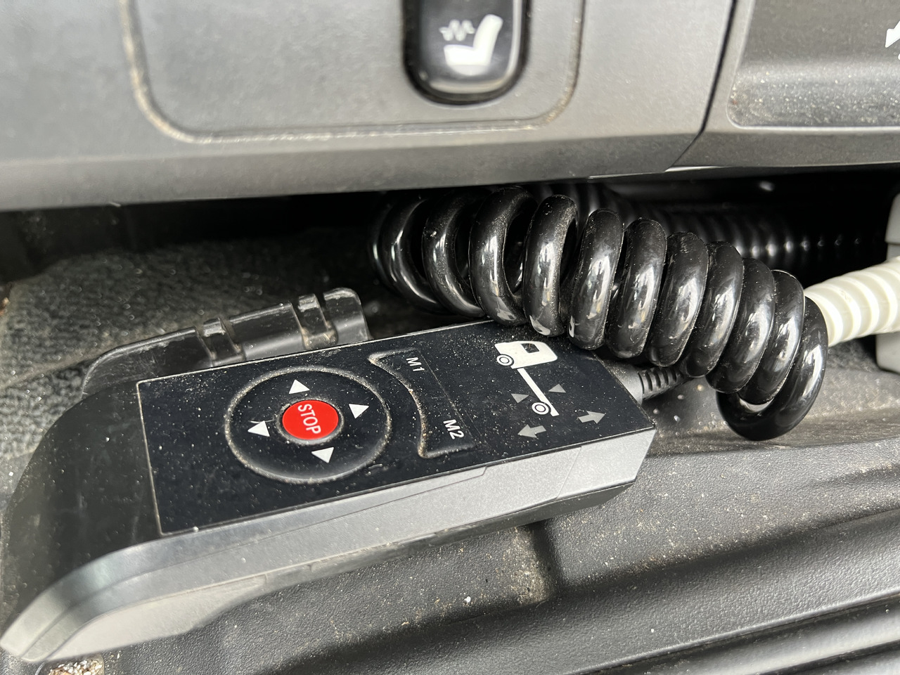 Kravas automašīna dzērienu pārvadāšanai pārvadāšana dzērienu MERCEDES-BENZ ANTOS 18.30 L automatische Seitenladung | LBW | Klima | Tempomat: foto 21