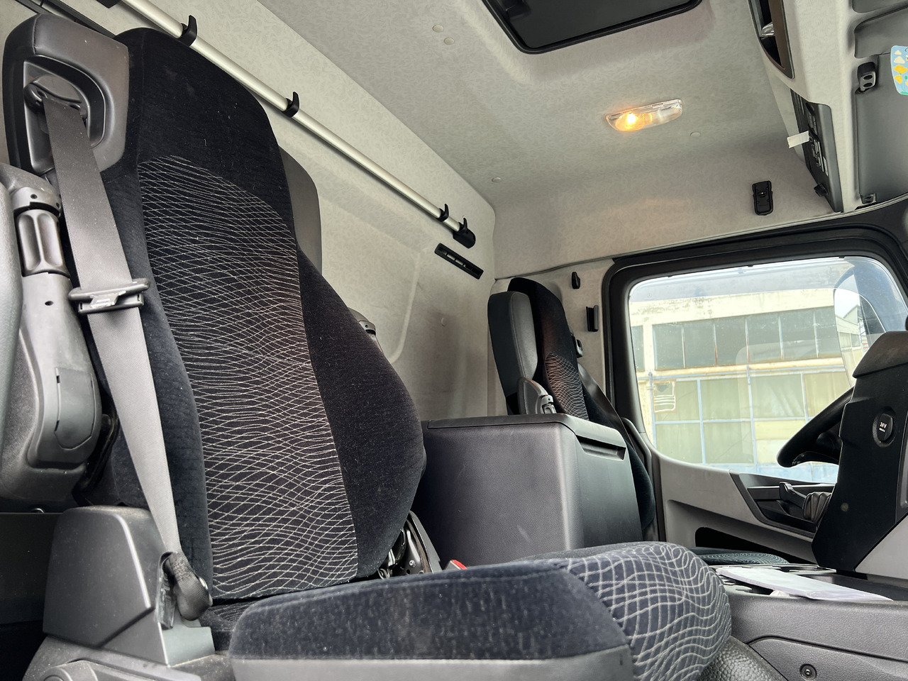 Kravas automašīna dzērienu pārvadāšanai pārvadāšana dzērienu MERCEDES-BENZ ANTOS 18.30 L automatische Seitenladung | LBW | Klima | Tempomat: foto 31