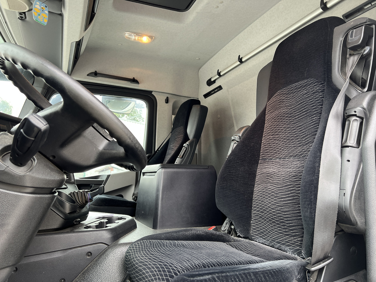 Kravas automašīna dzērienu pārvadāšanai pārvadāšana dzērienu MERCEDES-BENZ ANTOS 18.30 L automatische Seitenladung | LBW | Klima | Tempomat: foto 20