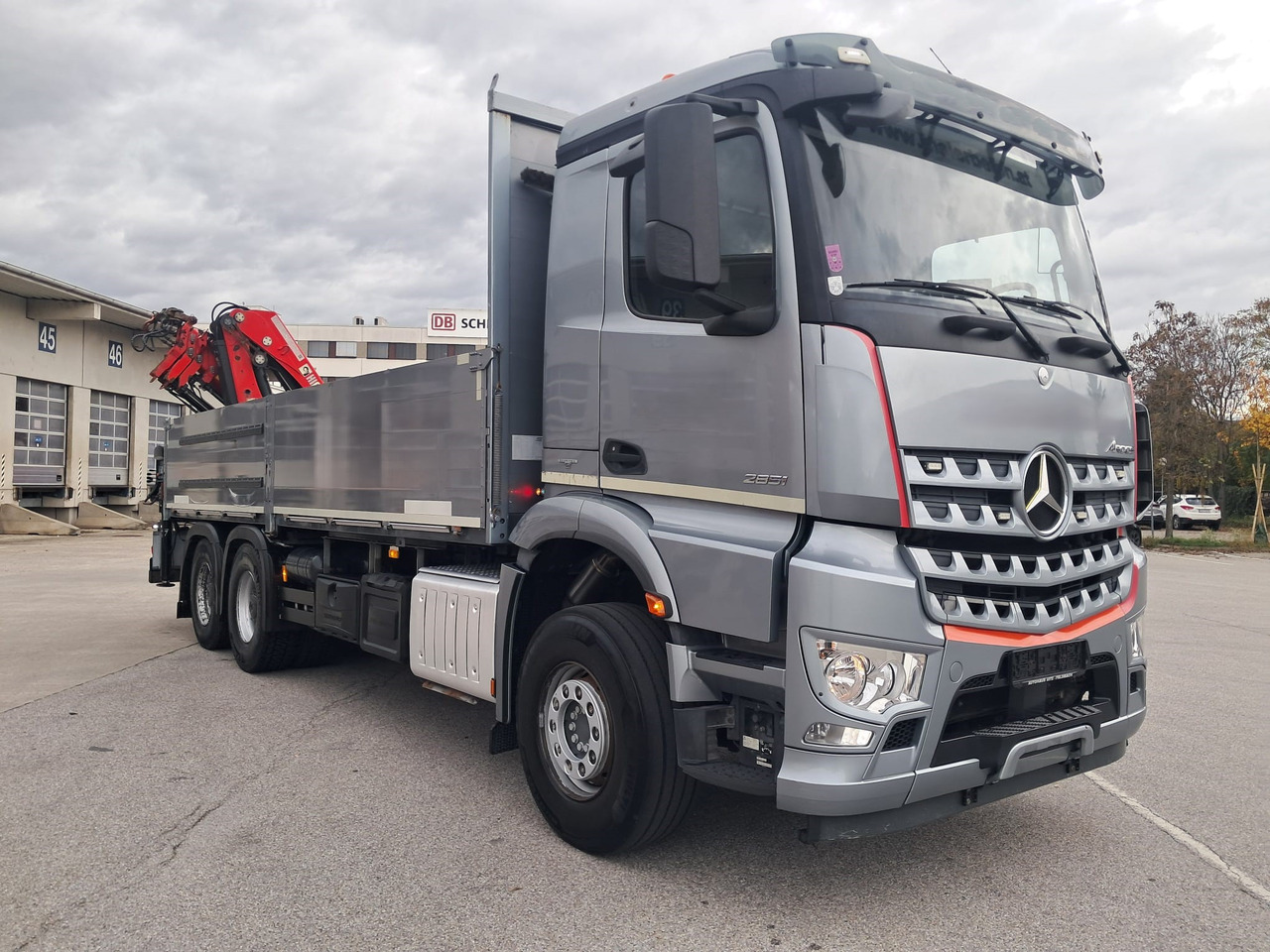 MERCEDES-BENZ AROCS 28.51 | 6x4| Retarder |Kran |Klima | Euro 6 - Bortu kravas automašīna/ Platforma, Kravas auto ar manipulatoru: foto 2 MERCEDES-BENZ AROCS 28.51 | 6x4| Retarder |Kran |Klima | Euro 6 - Bortu kravas automašīna/ Platforma, Kravas auto ar manipulatoru: foto 2