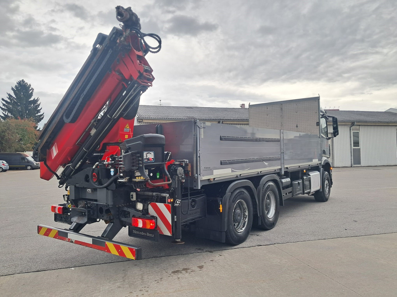 MERCEDES-BENZ AROCS 28.51 | 6x4| Retarder |Kran |Klima | Euro 6 - Bortu kravas automašīna/ Platforma, Kravas auto ar manipulatoru: foto 3 MERCEDES-BENZ AROCS 28.51 | 6x4| Retarder |Kran |Klima | Euro 6 - Bortu kravas automašīna/ Platforma, Kravas auto ar manipulatoru: foto 3