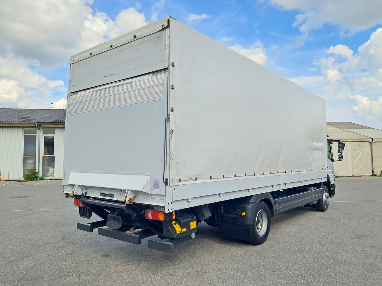 MERCEDES-BENZ ATEGO 12 24 Plane LBW | Klima | Schaltgetriebe - Kravas automašīna ar tentu: foto 5 MERCEDES-BENZ ATEGO 12 24 Plane LBW | Klima | Schaltgetriebe - Kravas automašīna ar tentu: foto 5