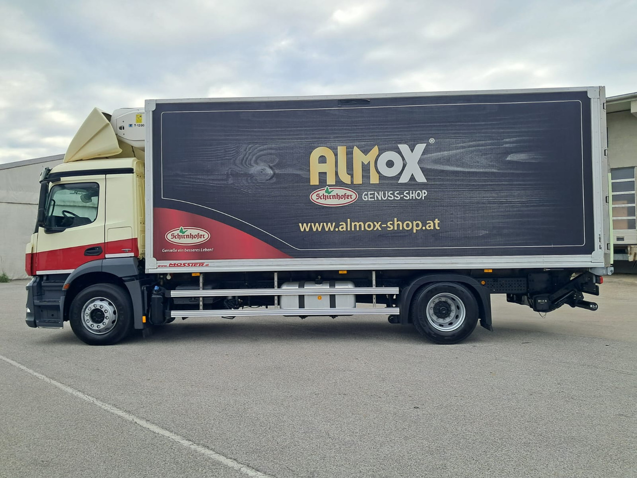 MERCEDES-BENZ Antos 1833 Kühlkoffer LBW | Standheizung | Euro 6 - Kravas automašīna refrižerators: foto 4 MERCEDES-BENZ Antos 1833 Kühlkoffer LBW | Standheizung | Euro 6 - Kravas automašīna refrižerators: foto 4