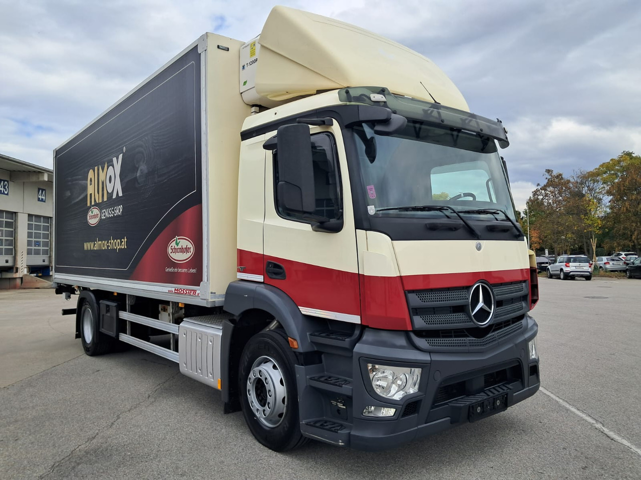 MERCEDES-BENZ Antos 1833 Kühlkoffer LBW | Standheizung | Euro 6 - Kravas automašīna refrižerators: foto 2 MERCEDES-BENZ Antos 1833 Kühlkoffer LBW | Standheizung | Euro 6 - Kravas automašīna refrižerators: foto 2