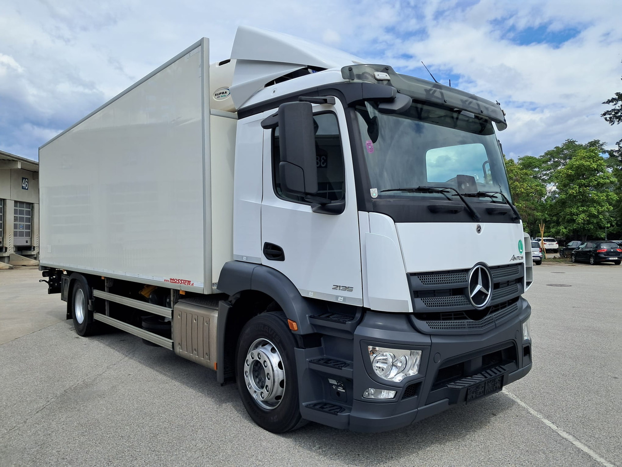 MERCEDES-BENZ Antos 2135 Kühlkoffer | Supra 850 | Standheizung - Kravas automašīna refrižerators: foto 2 MERCEDES-BENZ Antos 2135 Kühlkoffer | Supra 850 | Standheizung - Kravas automašīna refrižerators: foto 2