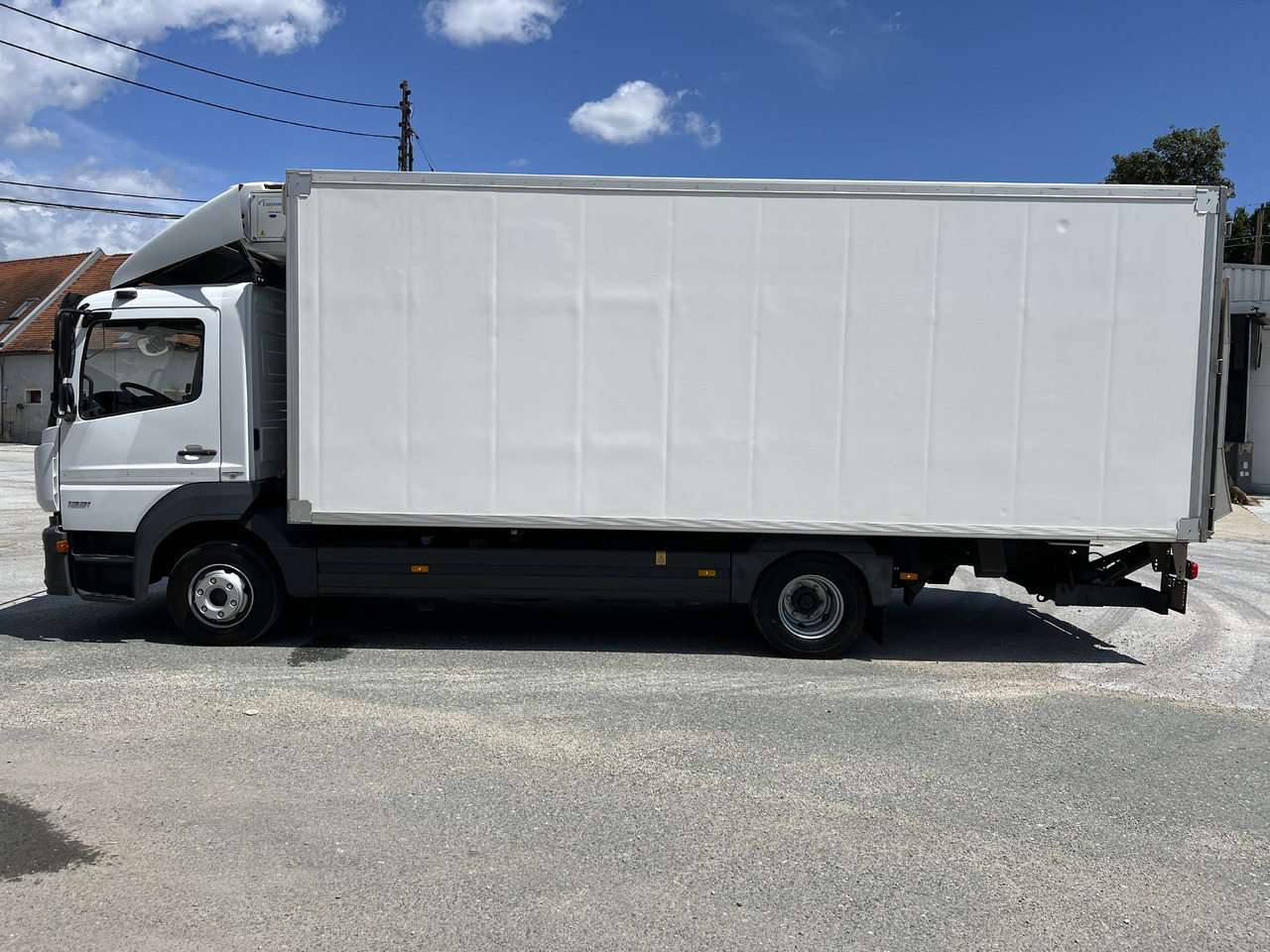 MERCEDES-BENZ Mercedes-Benz Atego 1221 Kühlkoffer mit LBW | EZ 2016 | | Klima | Tempomat | Diff. Hinterachse - Kravas automašīna refrižerators: foto 3 MERCEDES-BENZ Mercedes-Benz Atego 1221 Kühlkoffer mit LBW | EZ 2016 | | Klima | Tempomat | Diff. Hinterachse - Kravas automašīna refrižerators: foto 3