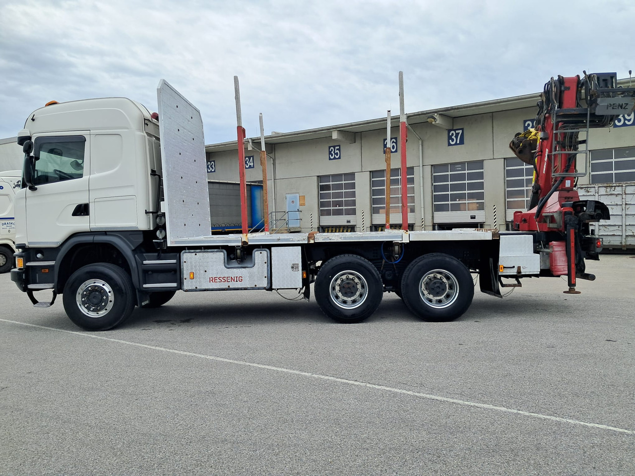 SCANIA G 490 6x6 Blatt-Blatt | Klima | Schaltgetriebe | Euro 6 | Penz-Kran 12Z | - Kokvedējs, Kravas auto ar manipulatoru: foto 4 SCANIA G 490 6x6 Blatt-Blatt | Klima | Schaltgetriebe | Euro 6 | Penz-Kran 12Z | - Kokvedējs, Kravas auto ar manipulatoru: foto 4