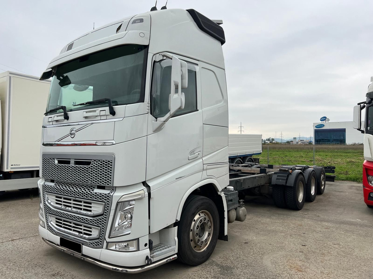 VOLVO FH 540 8x4 Fahrgestell - Šasija kravas automašīna: foto 1 VOLVO FH 540 8x4 Fahrgestell - Šasija kravas automašīna: foto 1