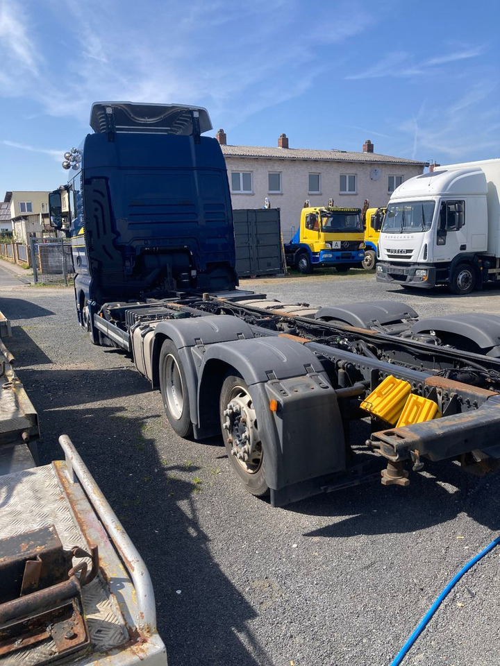 MAN TGX 26.470 Mega Ausstattung SONDERPREIS - Konteineru vedējs/ Kravas automašīna ar noņemamā virsbūve: foto 3 MAN TGX 26.470 Mega Ausstattung SONDERPREIS - Konteineru vedējs/ Kravas automašīna ar noņemamā virsbūve: foto 3