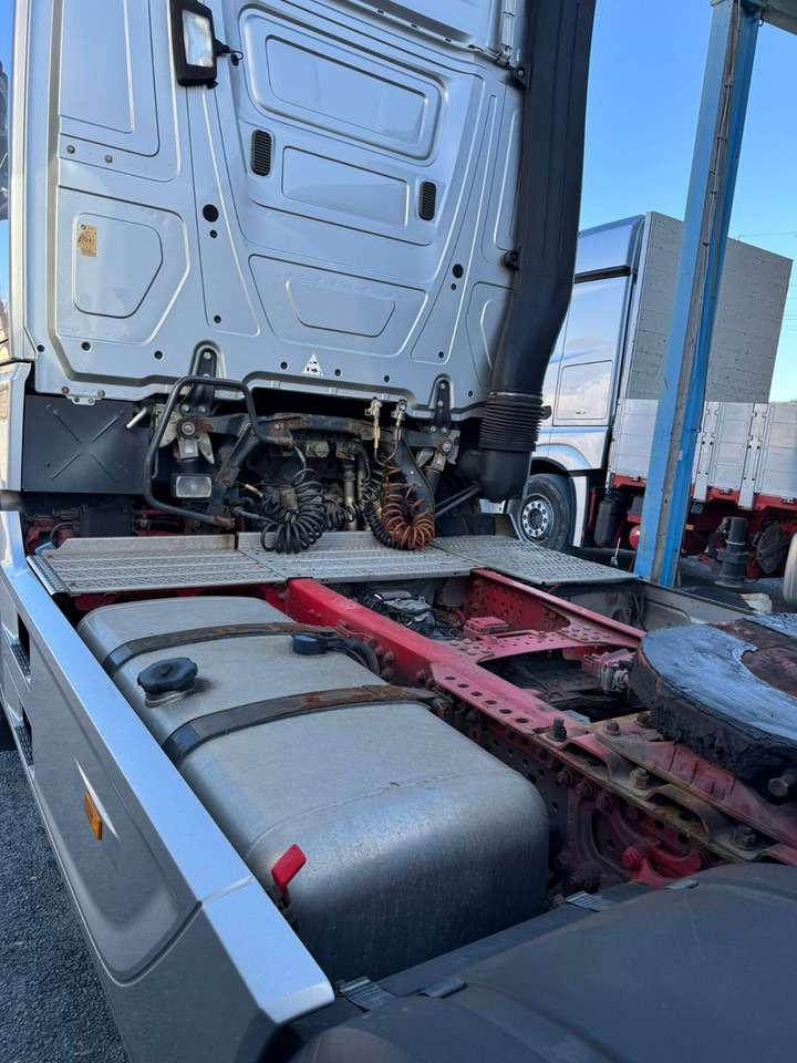 Mercedes-Benz Actros 1851 TÜV NEU TOP ZUSTAND - Vilcējs: foto 3 Mercedes-Benz Actros 1851 TÜV NEU TOP ZUSTAND - Vilcējs: foto 3