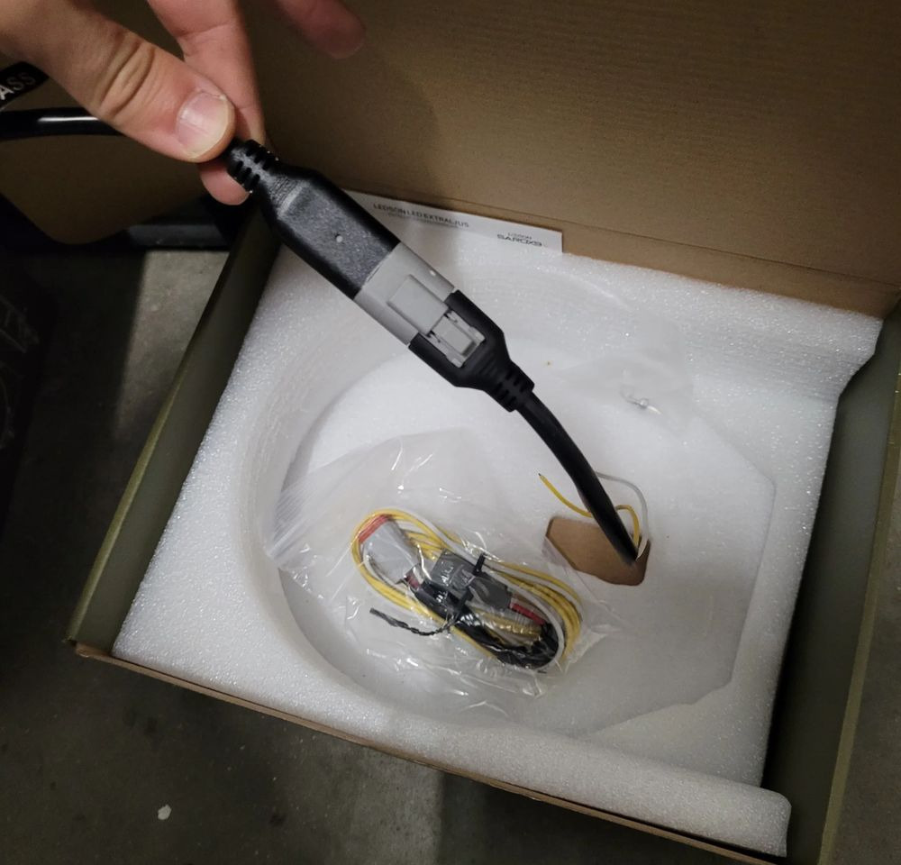 4szt. HALOGEN LEDSON SAROX9+ NOWY ORYGINAŁ CHWALIM116 - Gaismas/ Apgaismojums - Kravas automašīna: foto 4 4szt. HALOGEN LEDSON SAROX9+ NOWY ORYGINAŁ CHWALIM116 - Gaismas/ Apgaismojums - Kravas automašīna: foto 4