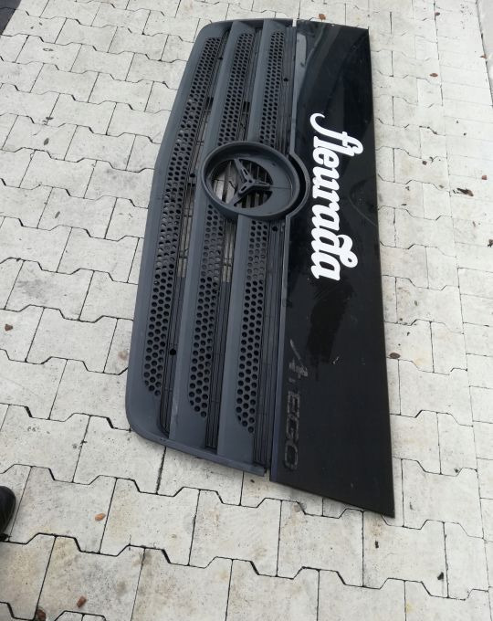 ATRAPA GRILL MASKA MERCEDES ATEGO EURO6 - Motora pārsegs: foto 5 ATRAPA GRILL MASKA MERCEDES ATEGO EURO6 - Motora pārsegs: foto 5