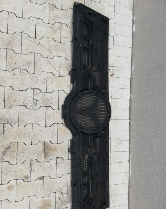 ATRAPA GRILL MERCEDES ACTROS MP4 ORYGINAŁ - Radiatora reste - Kravas automašīna: foto 4 ATRAPA GRILL MERCEDES ACTROS MP4 ORYGINAŁ - Radiatora reste - Kravas automašīna: foto 4