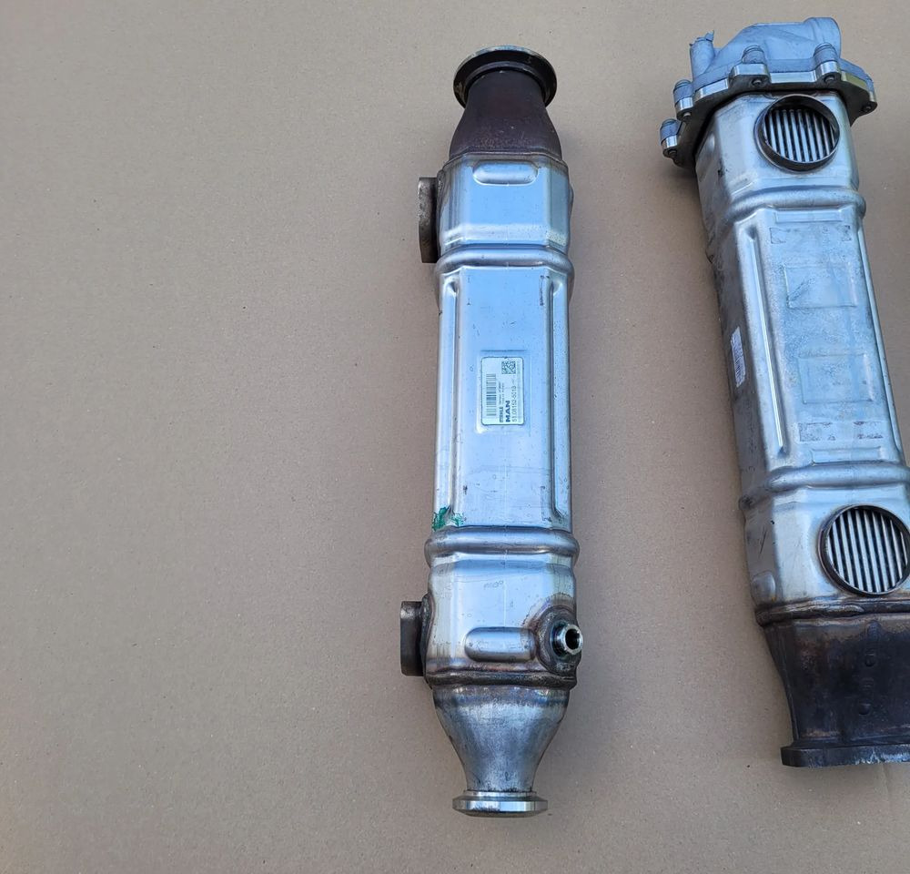 CHŁODNICA EGR MAN TGX TGS TGM ORYGINAŁ 51.08152-5013 , 51.08152-5011 CHWALIM116 - EGR dzesētājs - Kravas automašīna: foto 5 CHŁODNICA EGR MAN TGX TGS TGM ORYGINAŁ 51.08152-5013 , 51.08152-5011 CHWALIM116 - EGR dzesētājs - Kravas automašīna: foto 5