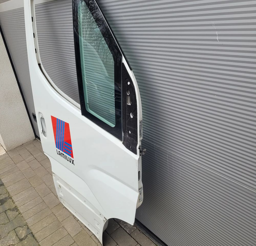 DRZWI IVECO DAILY NM RH. LUB LH. CANA ZA SZT. CHWALIM116 - Virsbūve un ārpuse - Kravas automašīna: foto 3 DRZWI IVECO DAILY NM RH. LUB LH. CANA ZA SZT. CHWALIM116 - Virsbūve un ārpuse - Kravas automašīna: foto 3